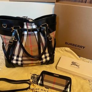 Bundle! Burberry Signature Tote AND wallet